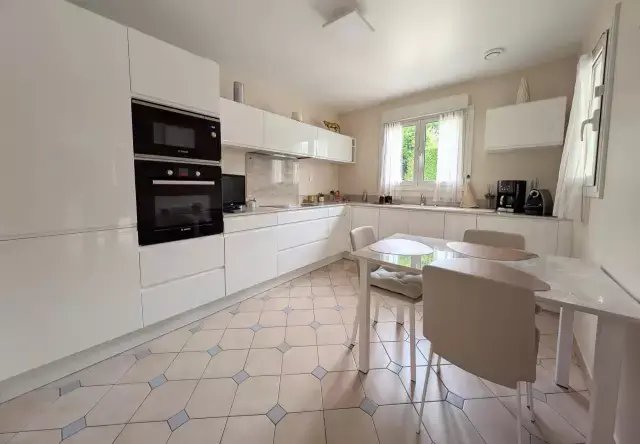 House in Sud, Plaisir, France 5 - 18102823