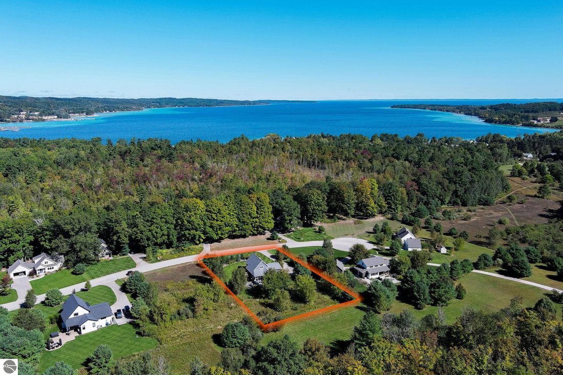 House in Suttons Bay, Michigan, United States 5 - 18992858