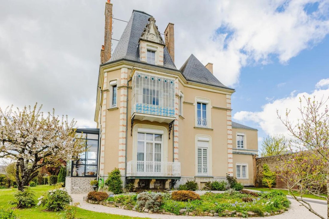 Castle in Château-Gontier, Chateau-Gontier-sur-Mayenne, France 3 - 18996641