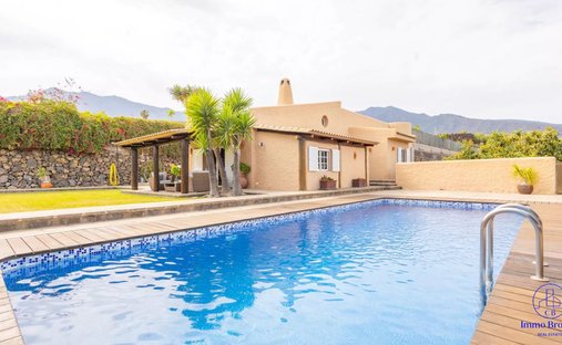Chalet in San Cristobal de La Laguna, Canary Islands, Spain 1