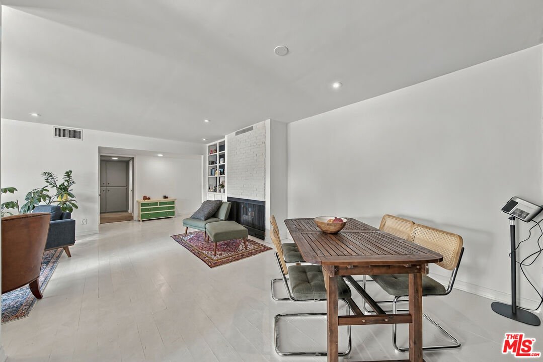 Condo in Los Angeles, California, United States 4 - 18996369
