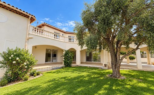 Villa in La Roquette-sur-Siagne, Provence-Alpes-Côte d'Azur, France 1