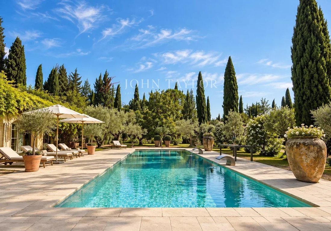 Estate in Eygalières, Provence-Alpes-Côte d'Azur, France 2 - 18316685