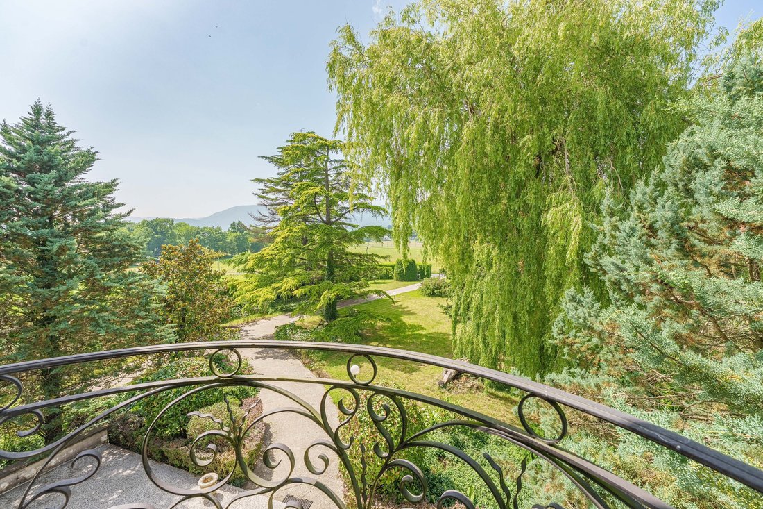 House in Divonne-les-Bains, Auvergne-Rhône-Alpes, France 2 - 17306316