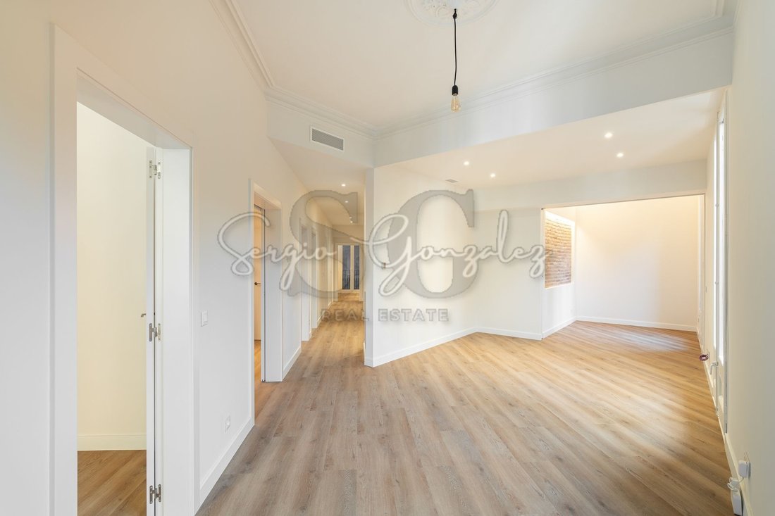 Appartamento a Eixample, Barcellona, Spagna 3 - 18996509