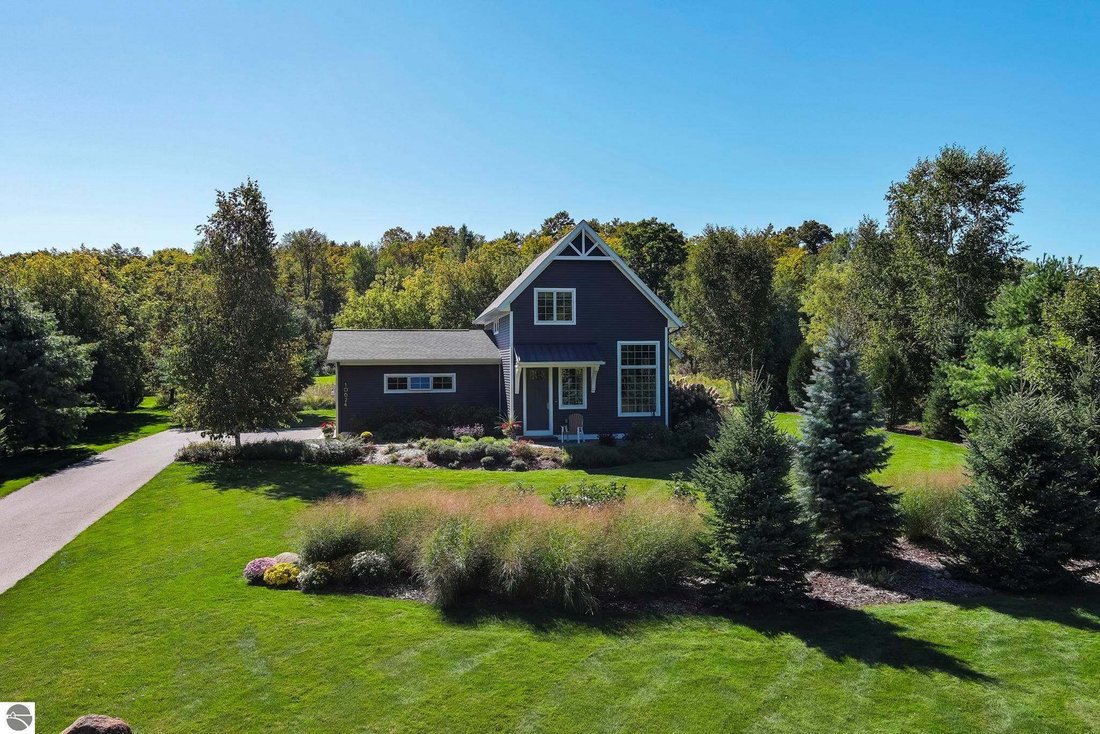 House in Suttons Bay, Michigan, United States 1 - 18992858