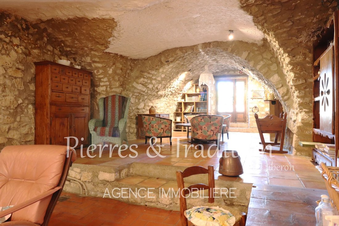 Estate in Reillanne, Provence-Alpes-Côte d'Azur, France 4 - 18993209