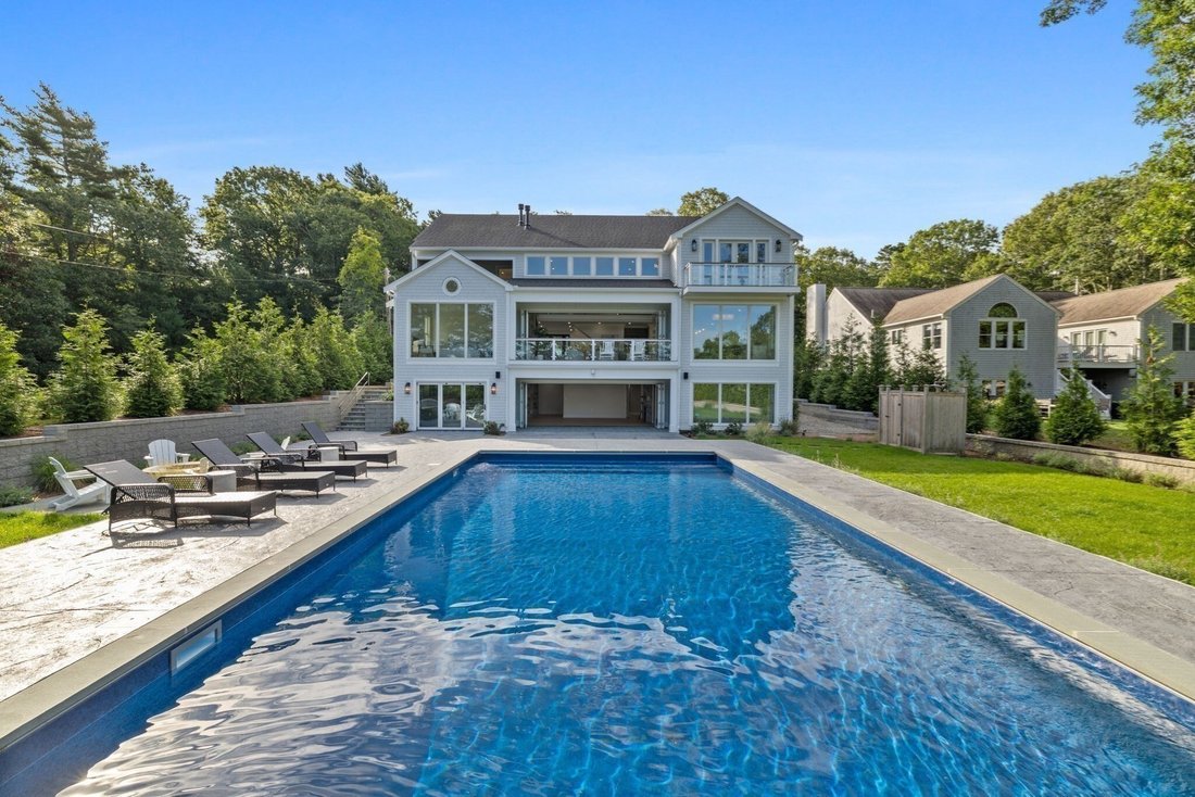House in Mashpee, Massachusetts, United States 1 - 18996357
