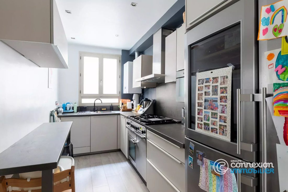 Apartment in Saint Vincent de Paul-Lariboisière, Paris 10e Arrondissement, Paris 4 - 18993643