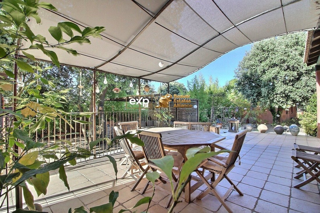 Villa in Taillades, Provence-Alpes-Côte d'Azur, France 4 - 18990717