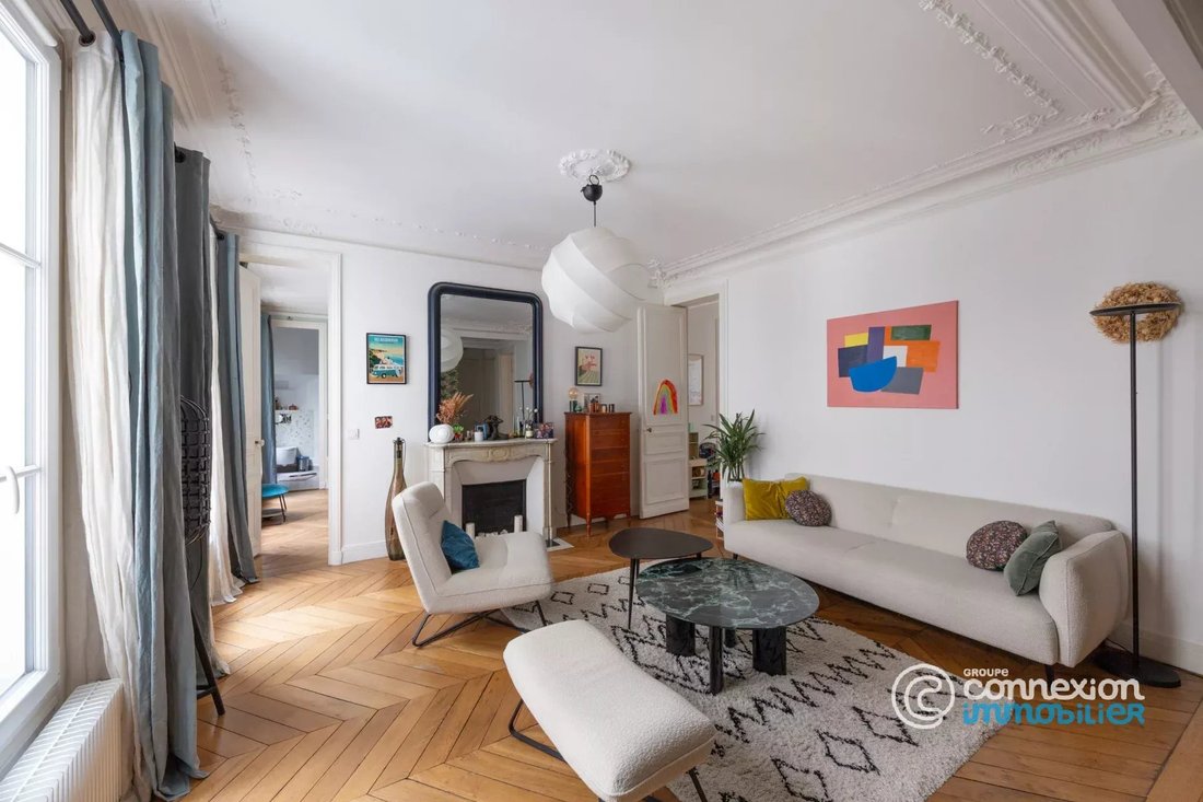 Apartment in Saint Vincent de Paul-Lariboisière, Paris 10e Arrondissement, Paris 3 - 18993643