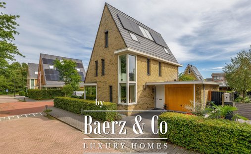 Villa in Krimpen aan den IJssel, South Holland, Netherlands 1