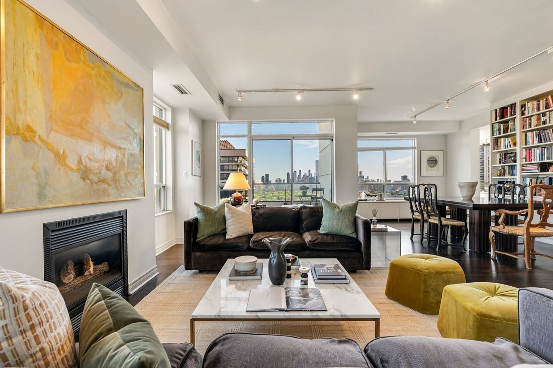 Condo in Toronto, Ontario, Canada 3 - 18998133