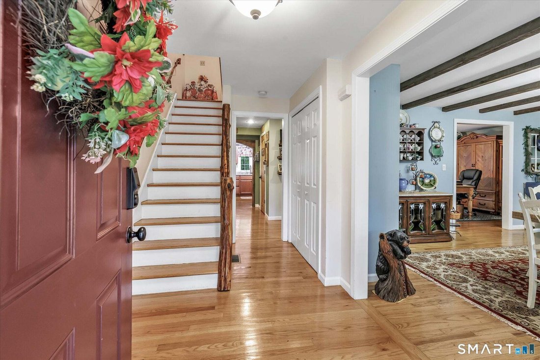 House in Shelton, Connecticut, United States 2 - 18995148