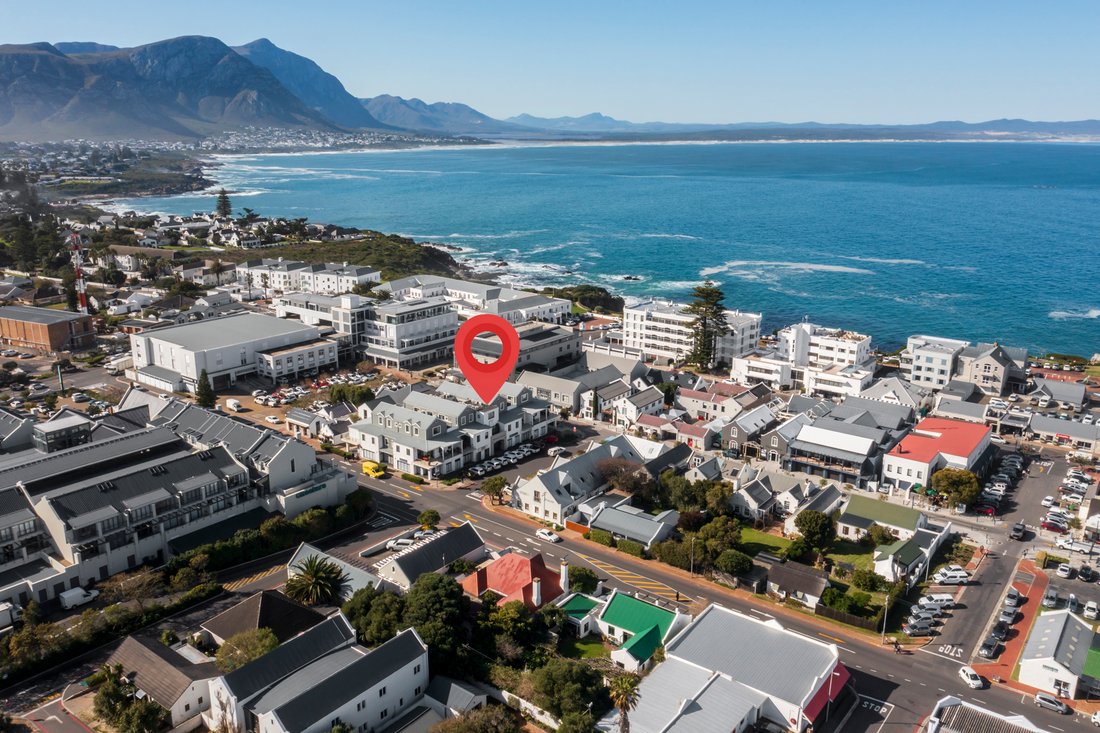 Apartment in Overstrand Local Municipality, Western Cape, South Africa 1 - 18997310