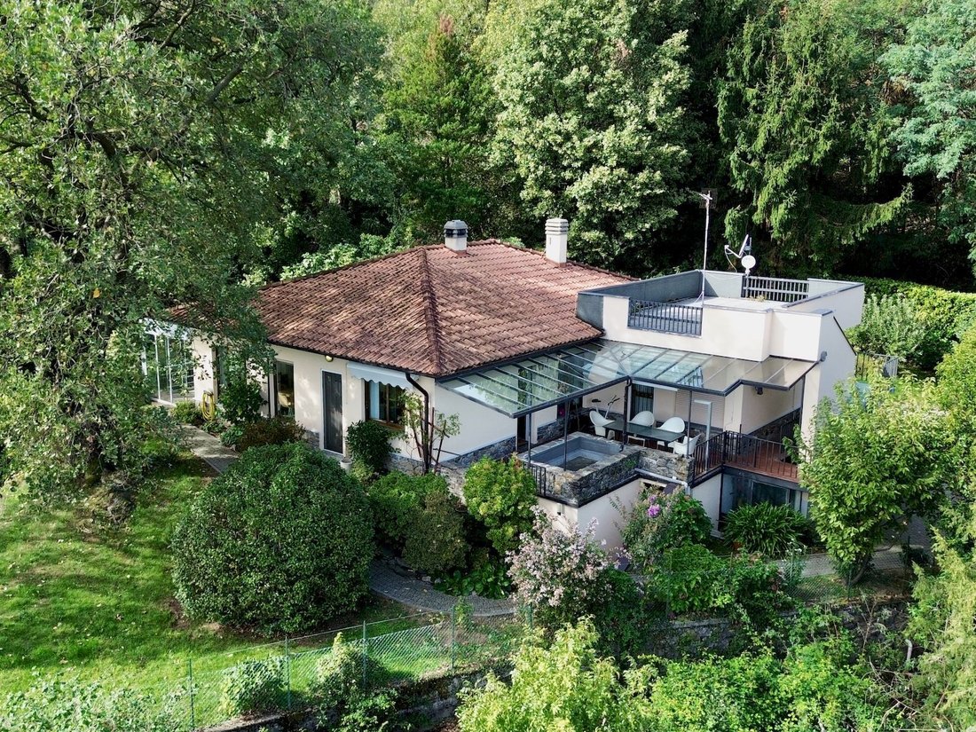 Villa in Pianello del Lario, Lombardy, Italy 2 - 18998062