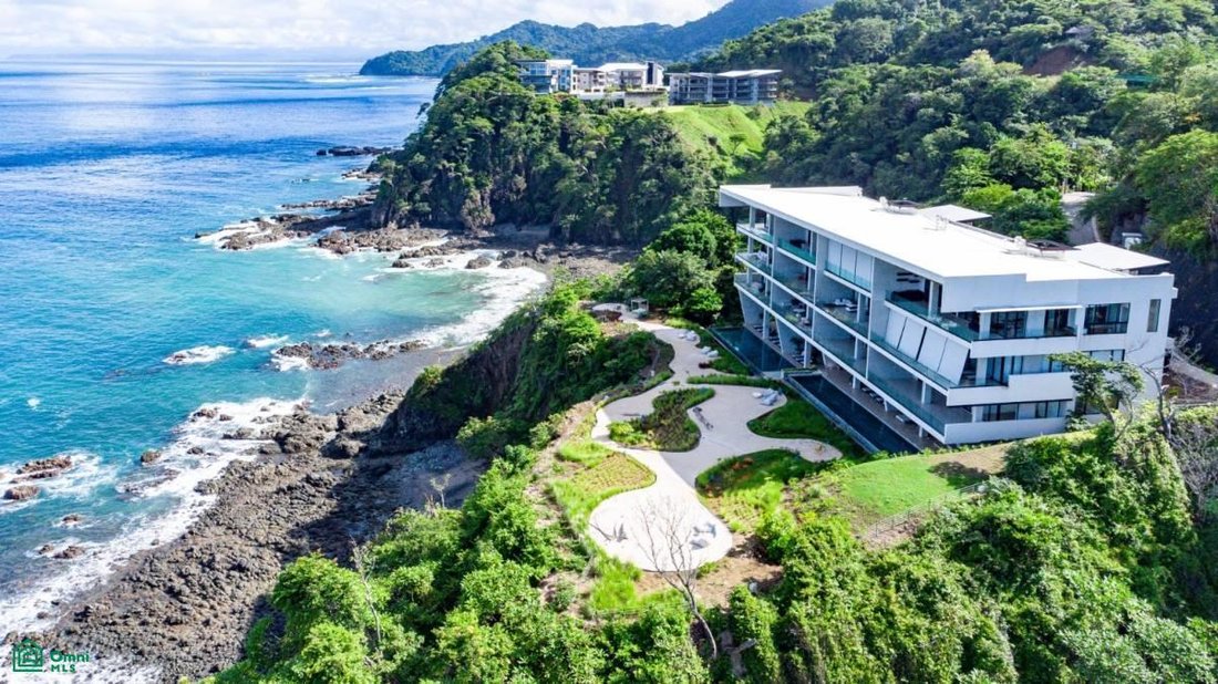 Condo in Playa Herradura, Puntarenas Province, Costa Rica 1 - 17729053