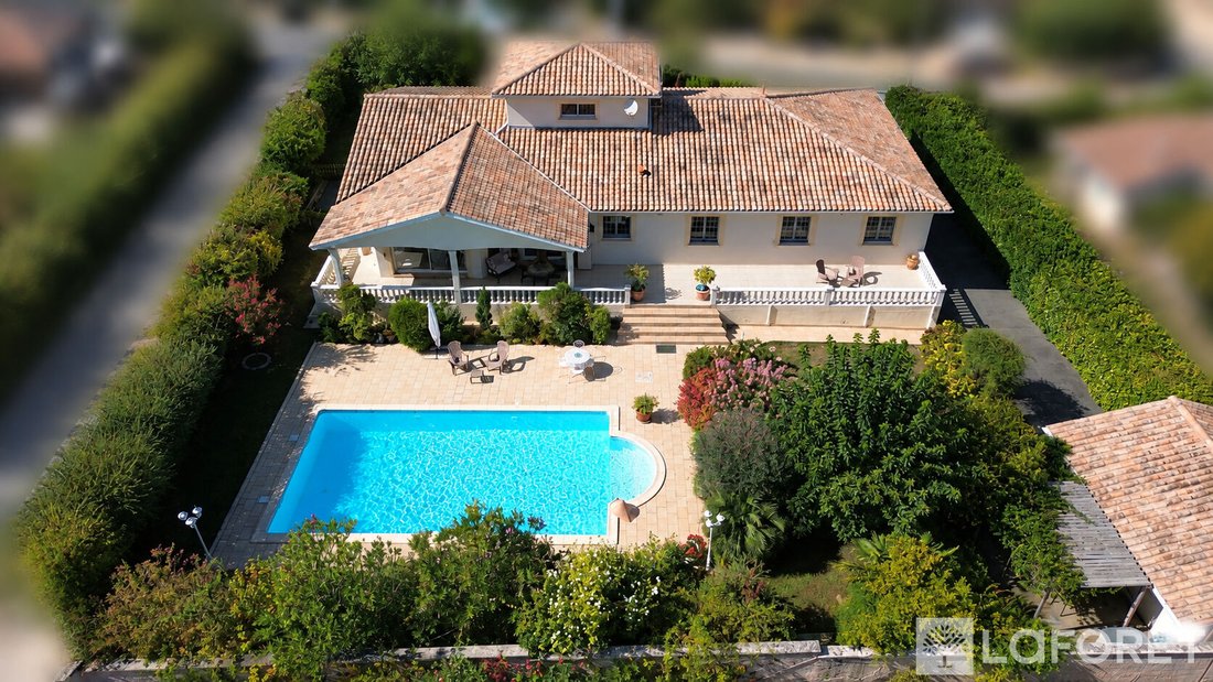 Villa in Centre Ville, Langon, France 1 - 18994306