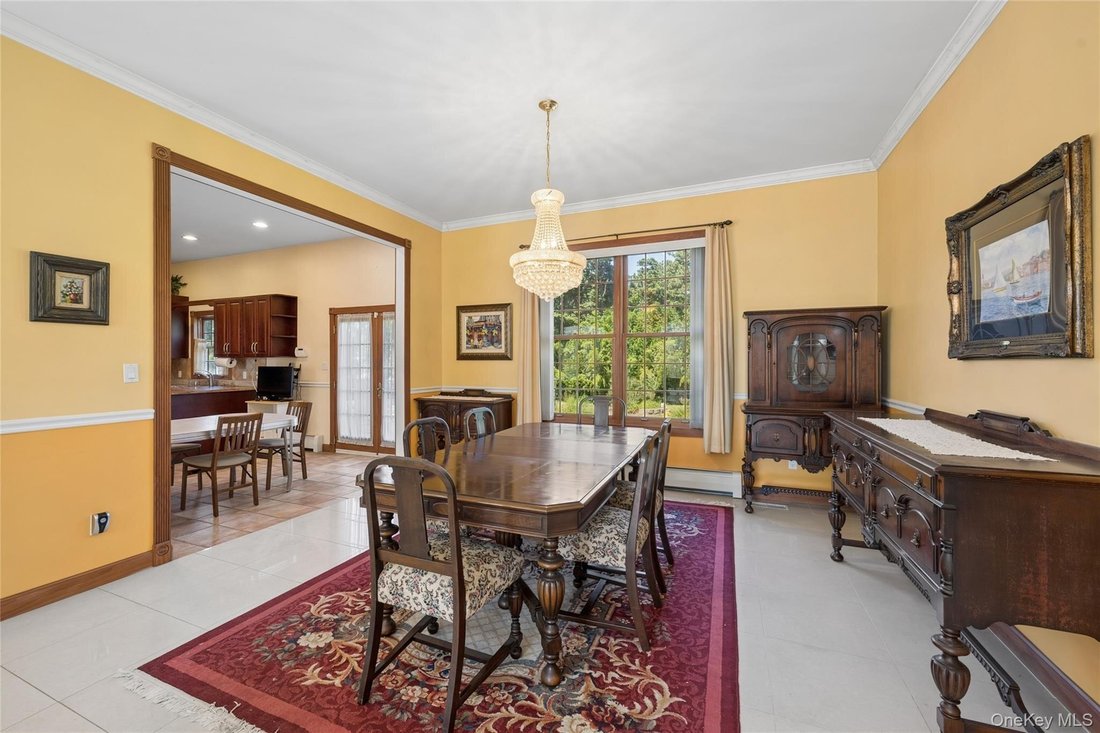 House in Lake Ronkonkoma, New York, United States 5 - 18994750