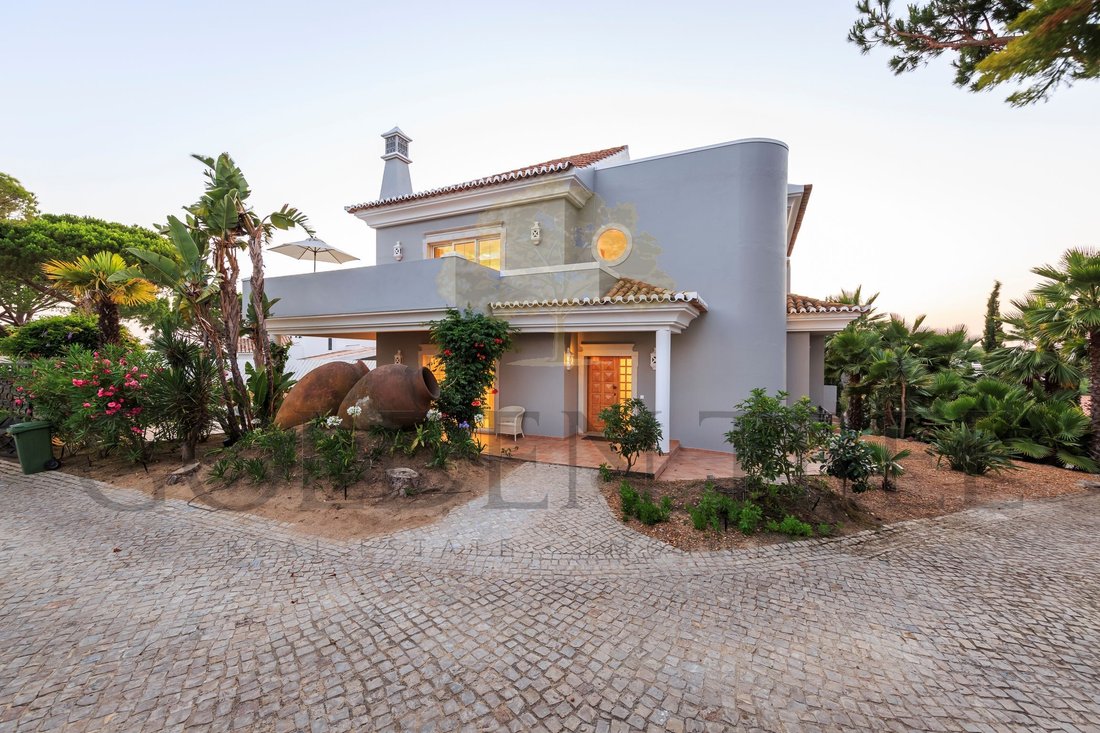 Villa in Vale do Lobo, Almancil, Portugal 2 - 18996670