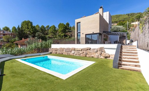Villa in Vallirana, Catalonia, Spain 1