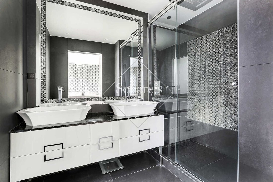 Apartment in Bois de Boulogne, Paris 16e Arrondissement, Paris 5 - 18996877