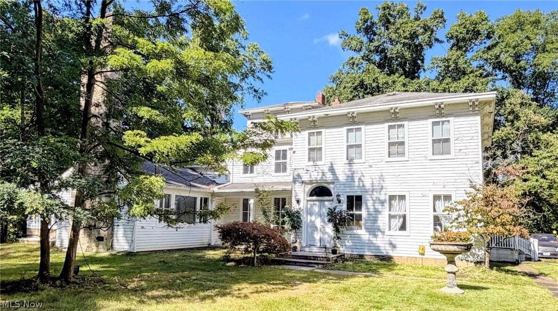 House in Olmsted Falls, Ohio, United States 1 - 18993082