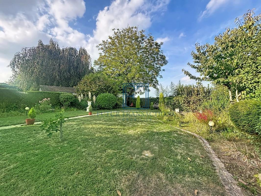 House in Le Tremblay-sur-Mauldre, Ile-de-France, France 1 - 18996664