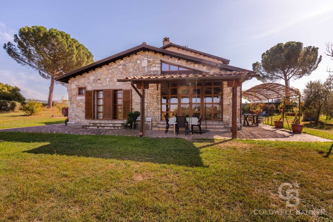 Villa in Orte, Lazio, Italy 1 - 18997677