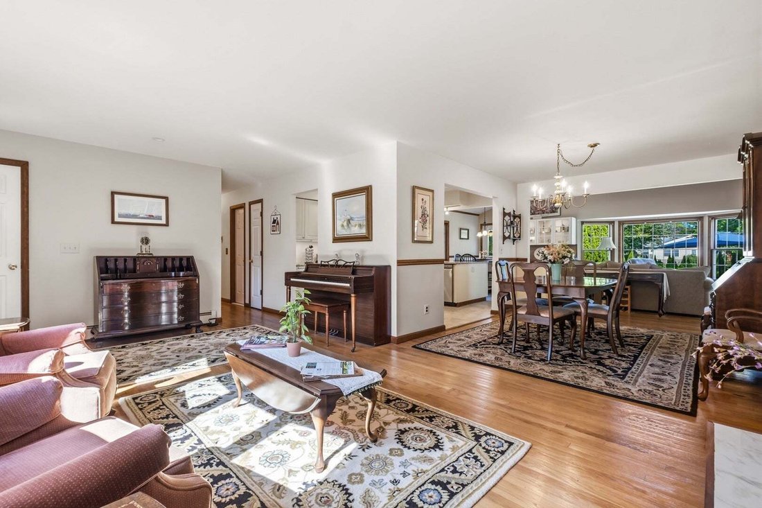 House in Peconic, New York, United States 5 - 18996003