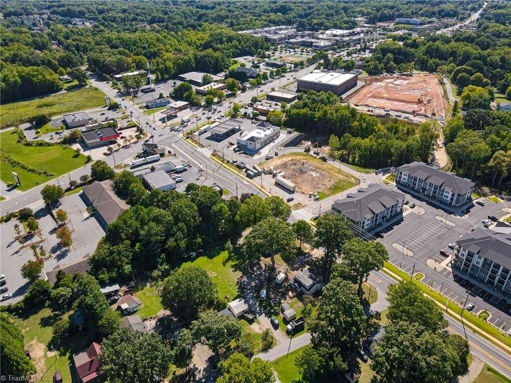 Greensboro, North Carolina, United States 2 - 18995304