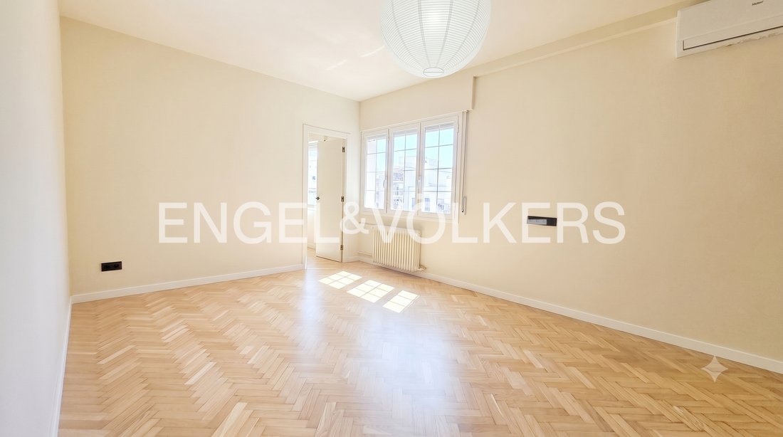Apartment in Eixample, Barcelona, Spain 5 - 18085273