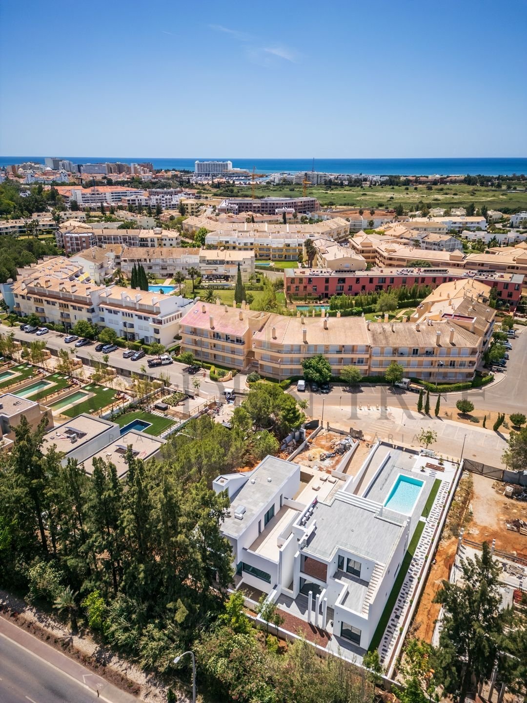 Townhouse in Vilamoura, Quarteira, Algarve 2 - 18996740