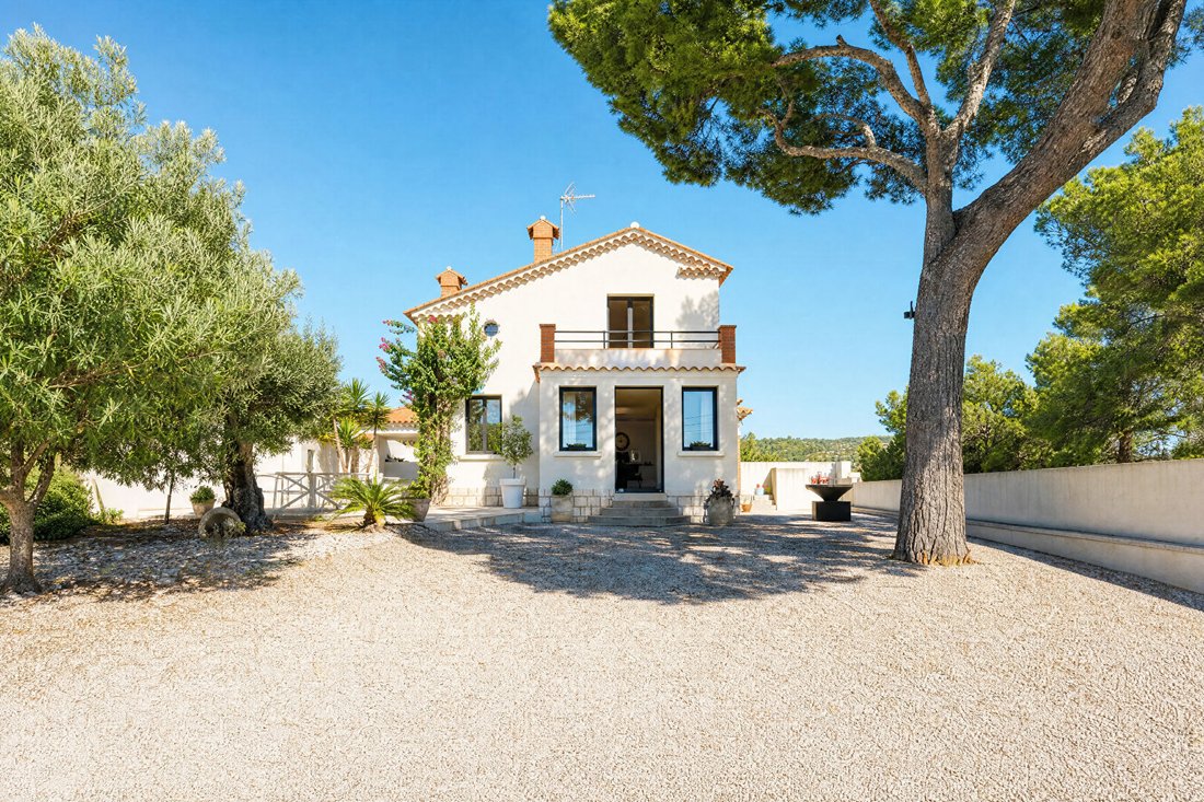 Villa in Nord Romanon, Carry-le-Rouet, France 1 - 18997306