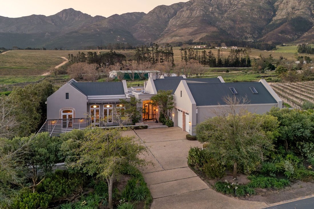 House in Franschhoek, Western Cape, South Africa 3 - 18995063