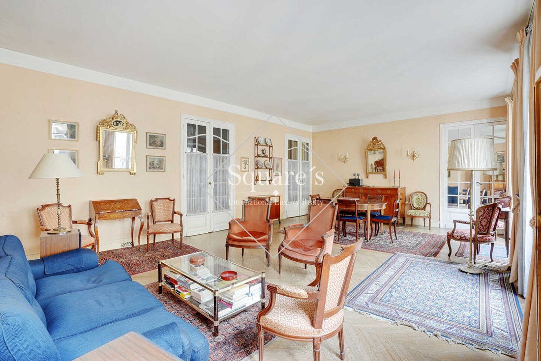 Apartment in Elysées-Madeleine, Paris 8e Arrondissement, Paris 2 - 18994191