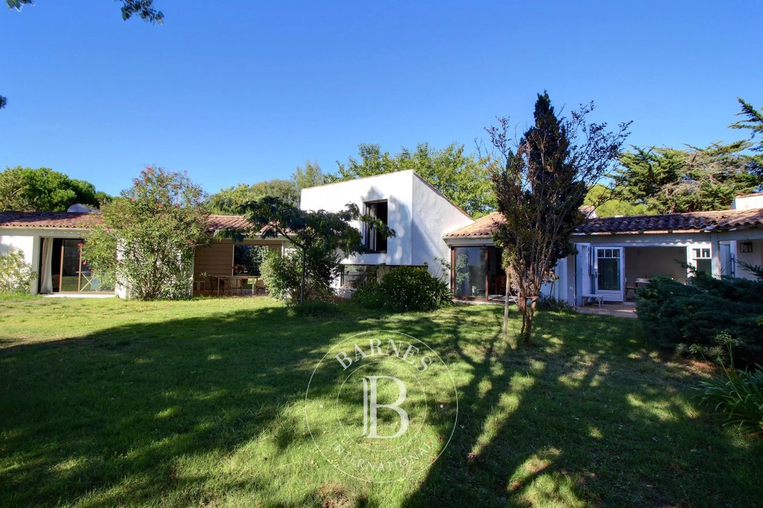 House in Les Portes-en-Ré, Nouvelle-Aquitaine, France 2 - 18994076