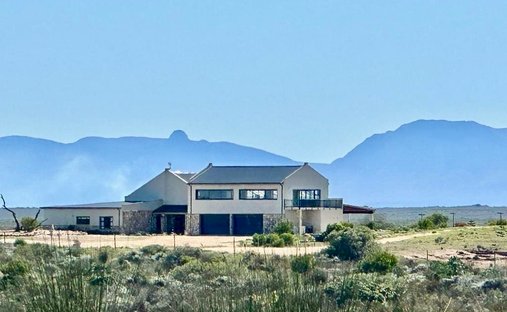 Farm Ranch in Still Bay East, Western Cape, South Africa 1