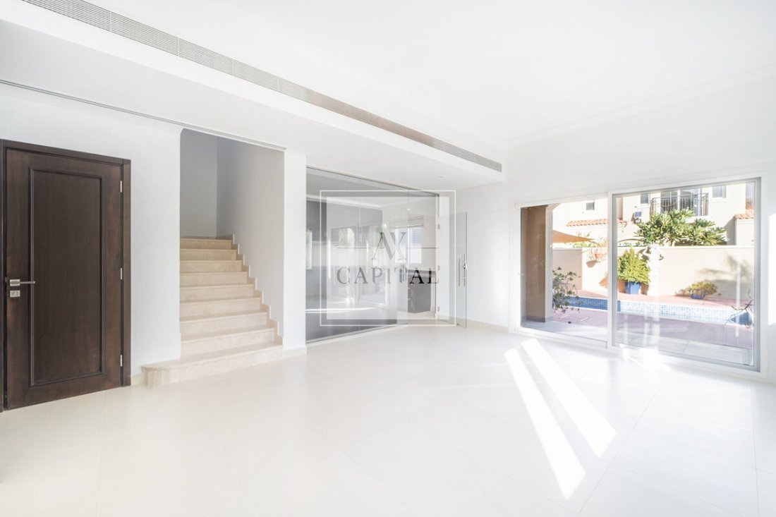 Villa in Downtown Dubai, Dubai, United Arab Emirates 4 - 18993942
