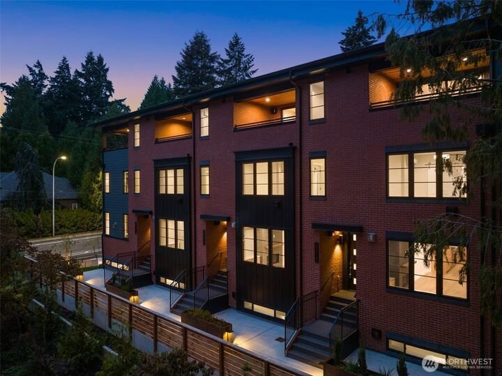 Townhouse in Bellevue, Washington, United States 1 - 18998043