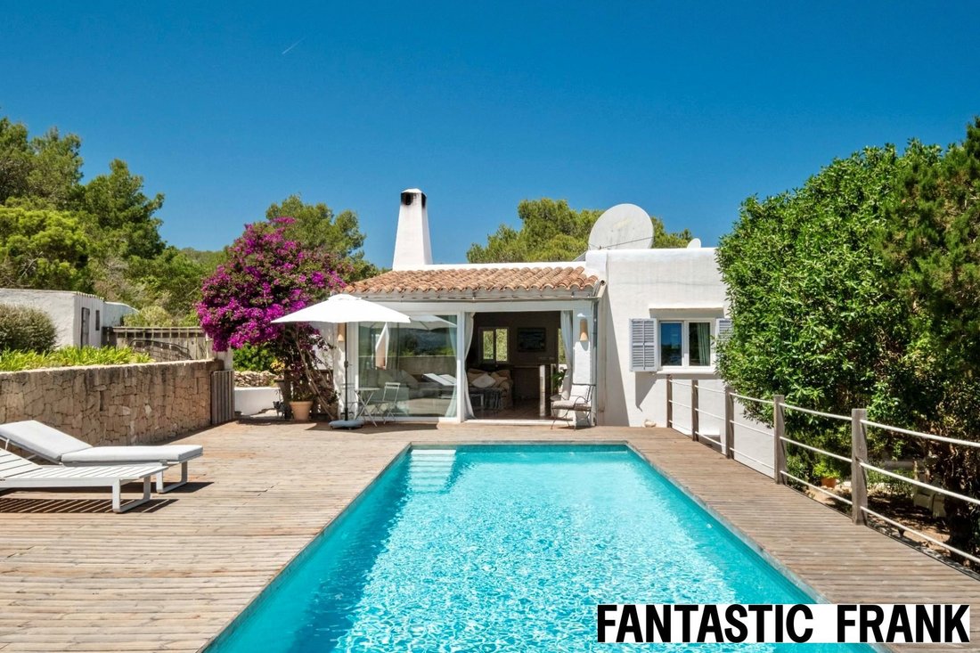 Villa in Cala Mastella, Santa Eularia des Riu, Balearic Islands 2 - 18996845