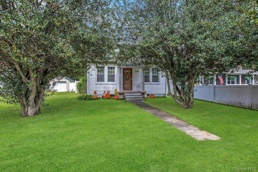 House in Sayville, New York, United States 1 - 18996325