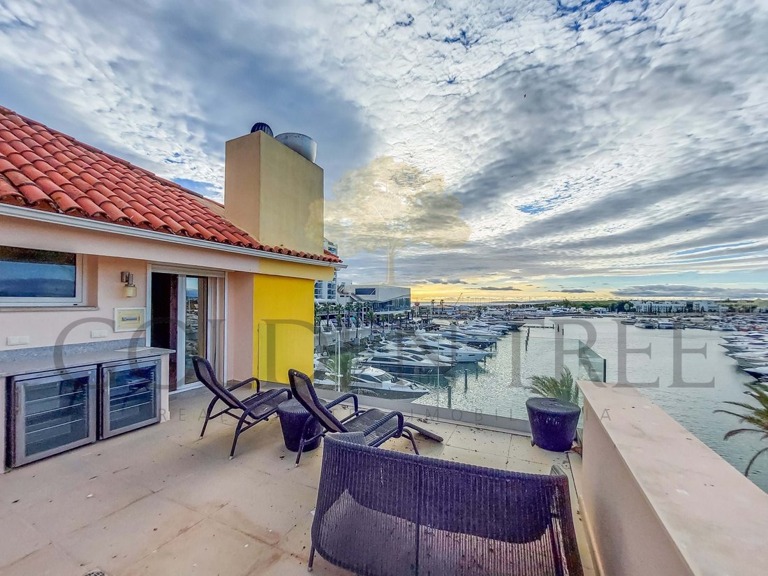 Apartment in Vilamoura, Quarteira, Algarve 1 - 18996749