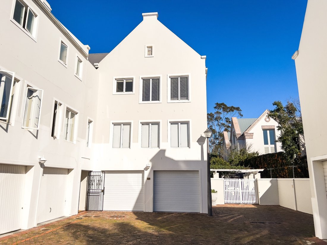 House in Stellenbosch Central, Western Cape, South Africa 1 - 18996835