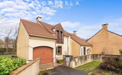 House in Les Garennes, Guyancourt, France 1