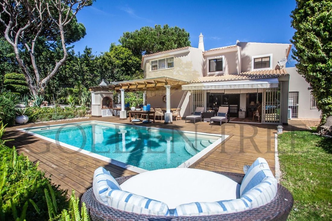 Villa in Vale do Lobo, Almancil, Portugal 1 - 18996826