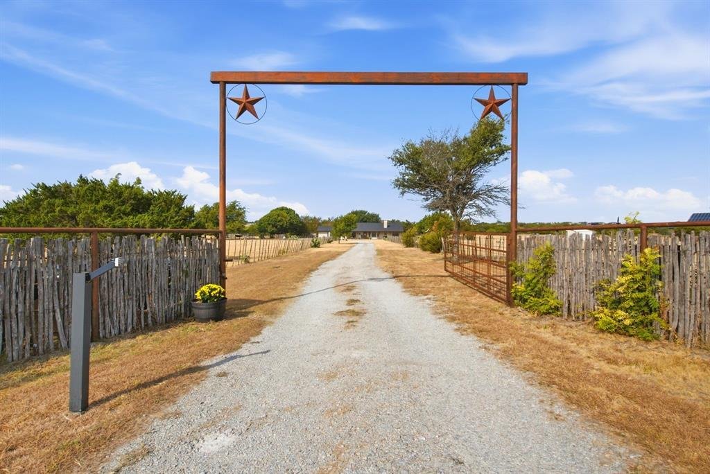 House in Weatherford, Texas, United States 2 - 18996090