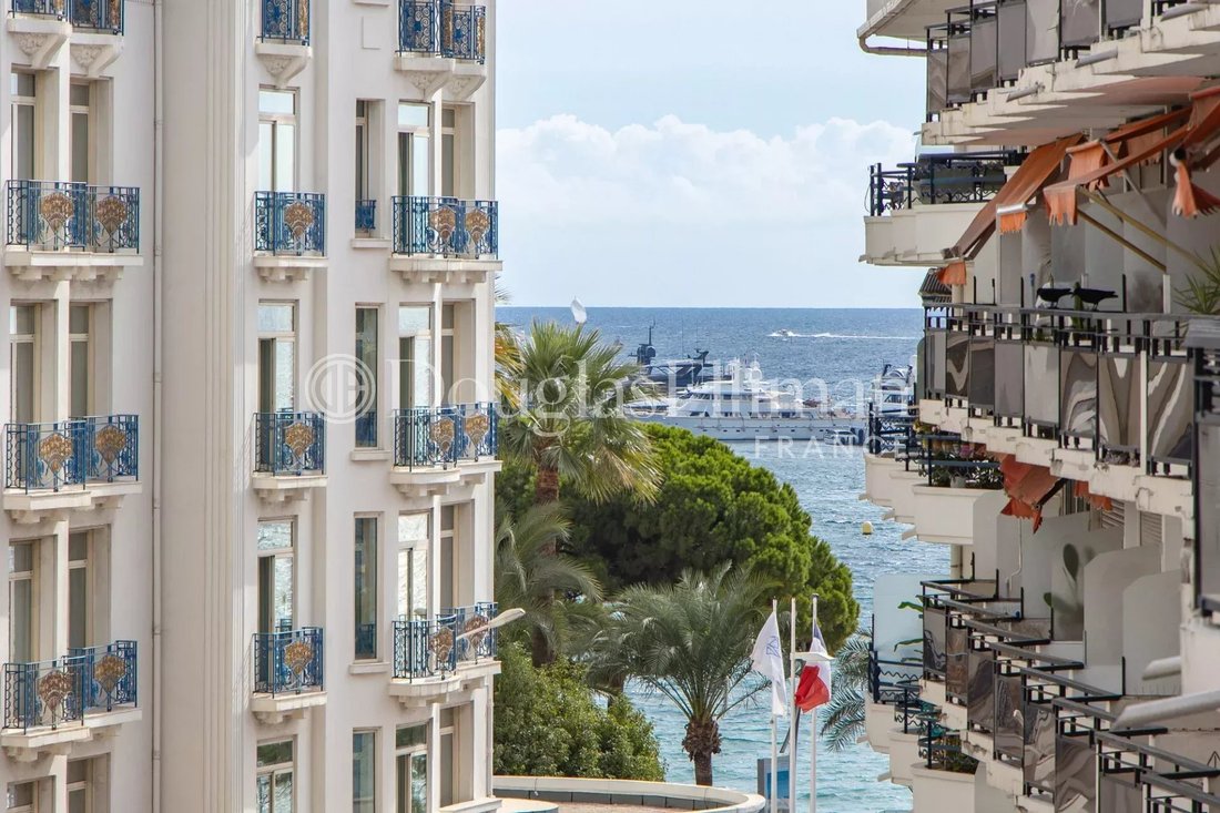 Apartment in Cannes, Provence-Alpes-Côte d'Azur, France 1 - 18994068