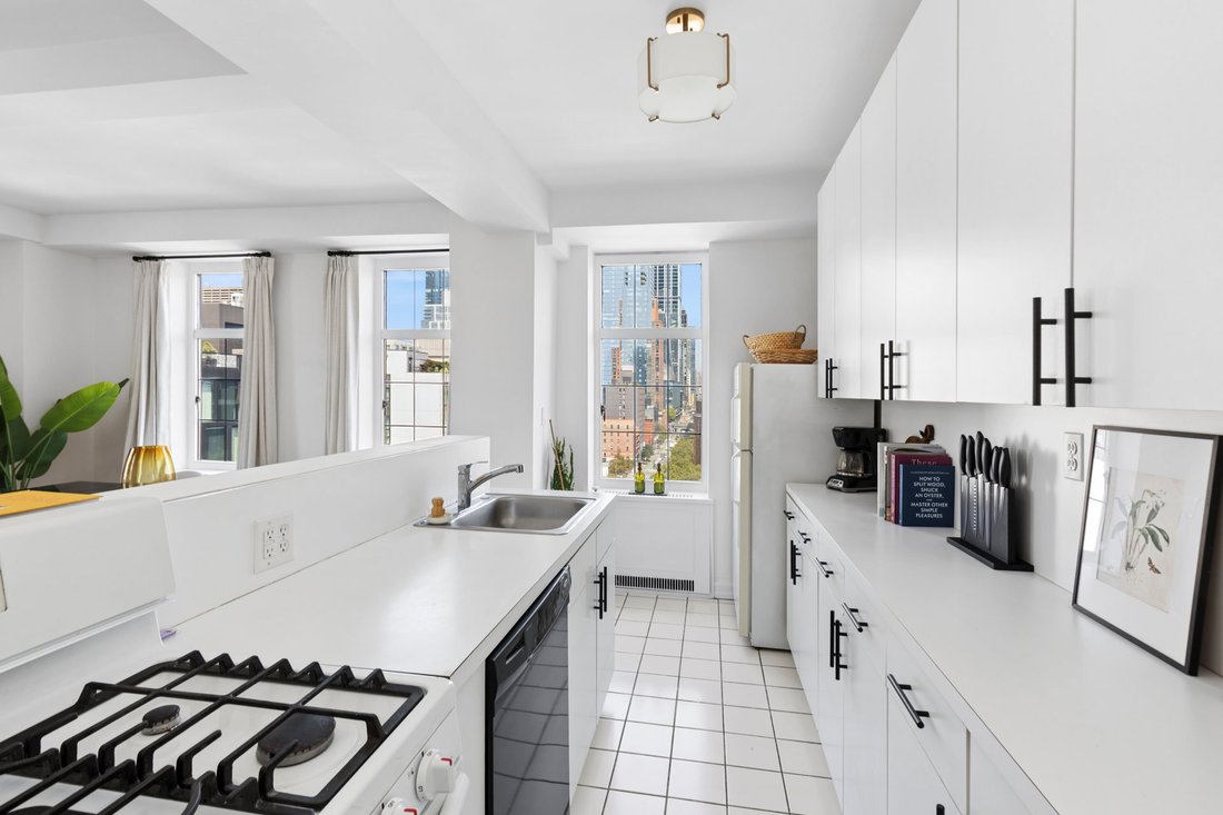Co Op in New York, New York, United States 4 - 18934910