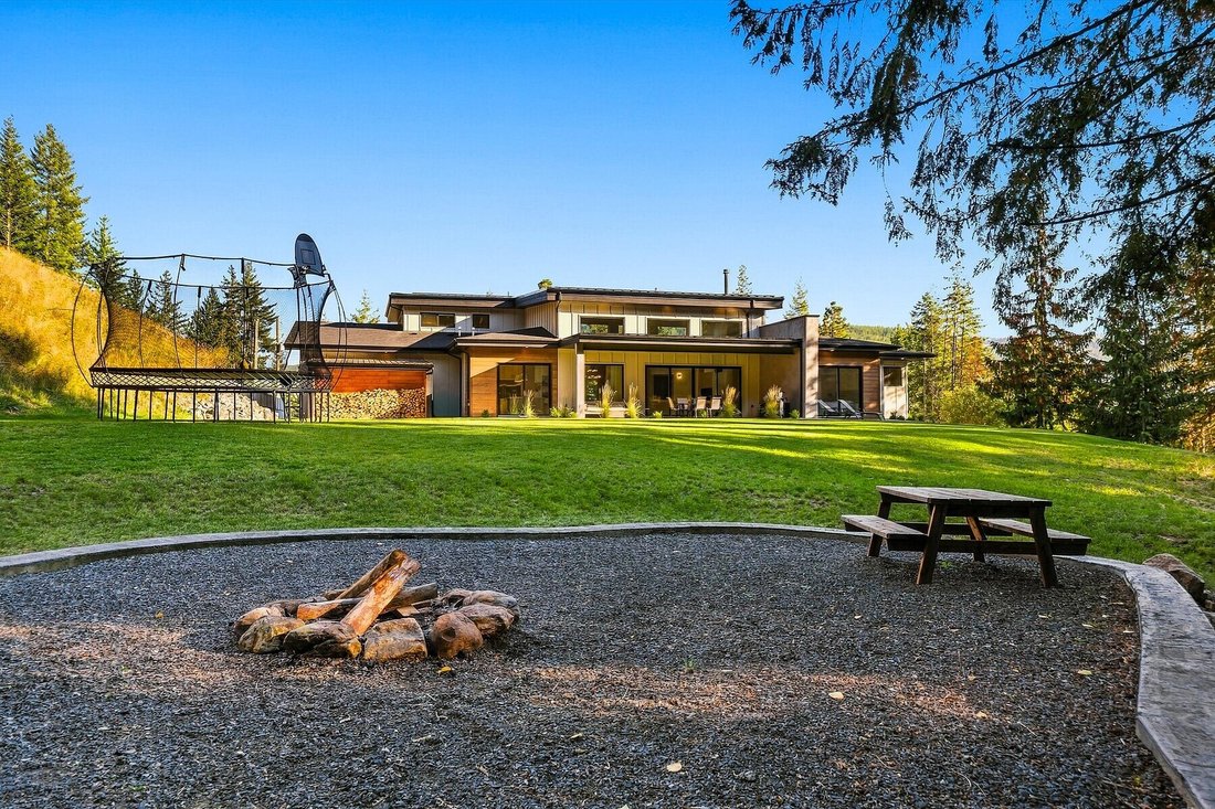 House in Vernon, British Columbia, Canada 5 - 18994801